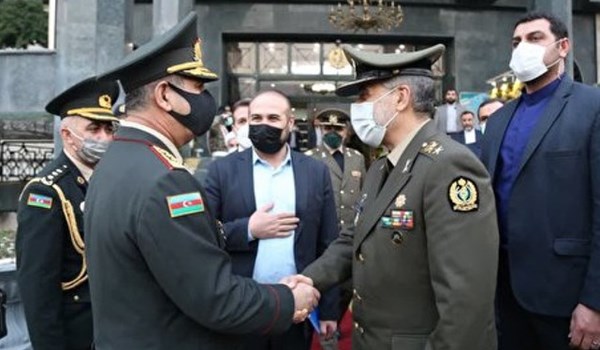 ايران وجمهورية آذربيجان تؤكدان على توطيد التعاون الدفاعي-الامني
