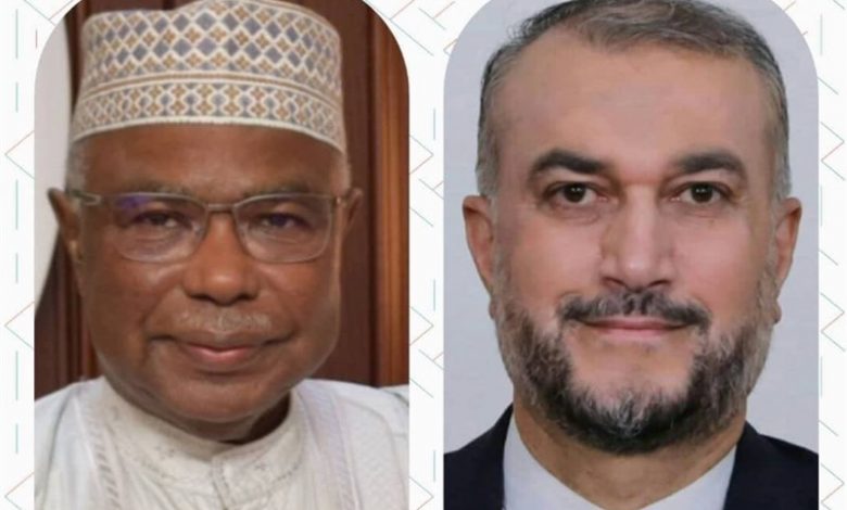 مباحثات هاتفية بين وزير الخارجية الإيراني والأمين العام لمنظمة التعاون الإسلامي