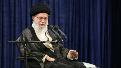 قائد الثورة : اعداء إيران والإسلام يعتمدون اليوم اسلوب الحرب الناعمة