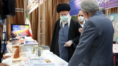 الإمام الخامنئي يزور معرض المنجزات الصناعية+ صور