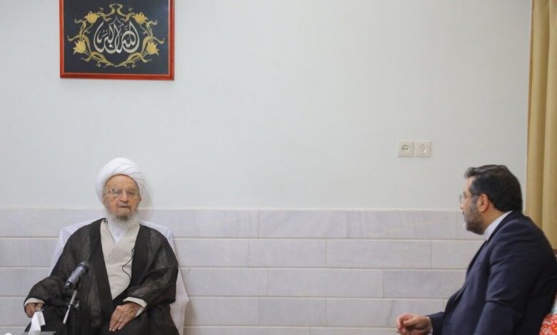 آية الله مكارم شيرازي يؤكد اهمية دور وزارة الارشاد في شرح القضايا الثقافية