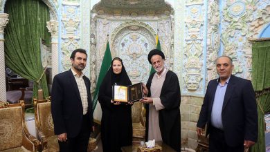 السفير السويسرية لدى ايران تزور مرقد السيدة المعصومة (س) في قم المقدسة