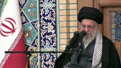 قائد الثورة الاسلامية : ما يعنيه العدو بالتتغيير هو تغيير هوية الجمهورية الإسلامية