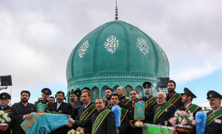 احتفالات مولد الامام المهدي عجل الله فرجه الشريف في مسجد جمكران في قم المقدسة ليلة النصف من شعبان