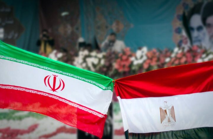 مصر تبدأ بإصدار التأشيرات للسياح الإيرانيين