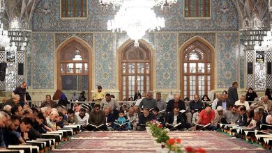 بحضور آلاف الزائرين... إقامة جلسات ختم القرآن الكريم الرمضانية في حرم الإمام علي بن موسى الرضا بمدينة مشهد المقدسة.