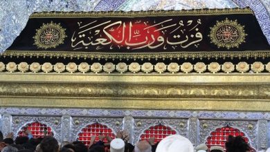 النبي (ص): "علي مع الحق والحق مع علي يدور معه حيثما دار"