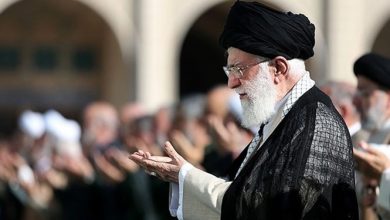 صلاة عيد الفطر تقام بإمامة قائد الثورة الاسلامية