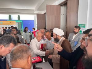 ازاحة الستار عن كتاب "مذكرات قائد الثورة الاسلامية" في كولومبيا + صور