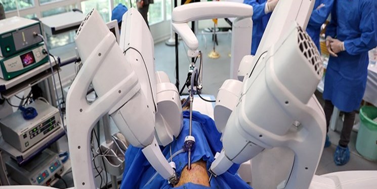 جامعة طهران للعلوم الطبية تصنع 180 جهازًا طبيًا عالي التقنية