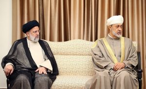 قائد الثورة الإسلامية يستقبل سلطان عمان