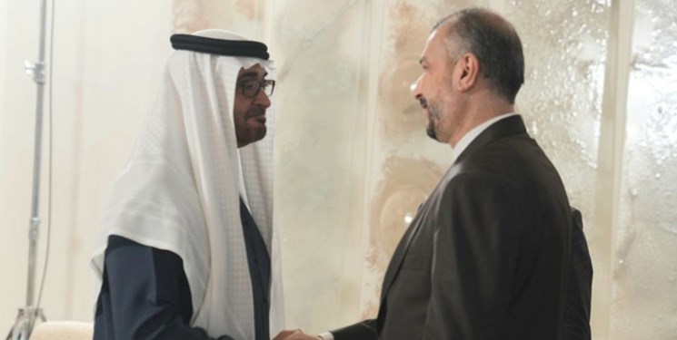 أمير عبداللهيان يلتقي رئيس الامارات ويسلمه دعوة الرئيس الايراني لزيارة طهران