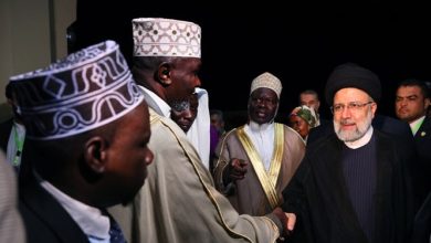 آية الله رئيسي يلتقي مسلمي أوغندا في أكبر مسجد بشرق إفريقيا
