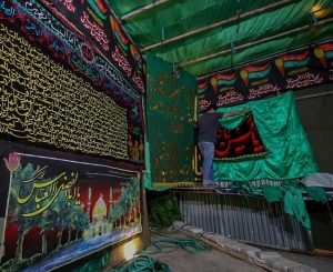 ايران تتشح بالسواد في عزاء ابي عبدالله الحسين (ع)