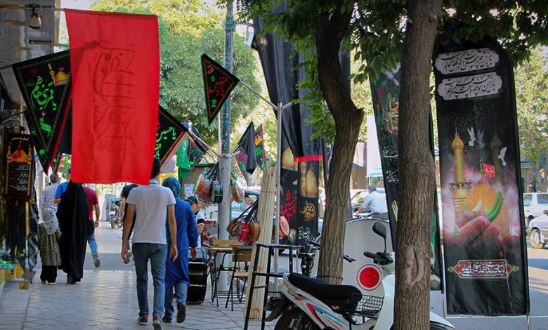ايران تتشح بالسواد في عزاء ابي عبدالله الحسين (ع)