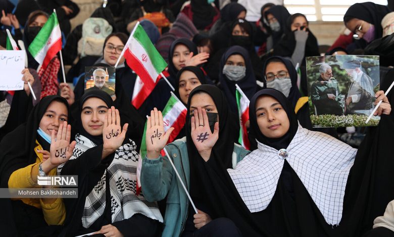 حفلة "بنات المقاومة" تقام في مدينة مشهد المقدسة