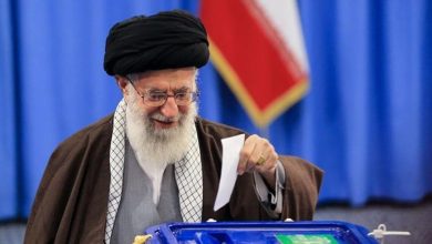 قائد الثورة : مشاركة الشعب في الانتخابات ضرورة.. صمود الجمهورية الإسلامية يعتمد على حضور الشعب