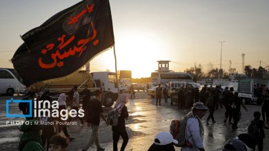مقر الاربعين المركزي: لم يقع اي حادث أمني خلال مراسم الأربعين أعلن المقر المركزي للأربعين الحسيني في الجمهورية الاسلامية الايرانية أنه لم يتم الإبلاغ عن أي حوادث أمنية حتى الآن. وبين المقر المركزي للاربعين الحسيني في بيان اصدره مساء الجمعة أنه لم يتم الإبلاغ عن أي حوادث أمنية حتى الآن ولا ينبغي الالتفات الى الشائعات. واضاف: ان عدد الزوار الإيرانيين الذين ذهبوا إلى العراق للمشاركة في الاربعينية بلغ أكثر من 3 ملايين شخص حتى الان.
