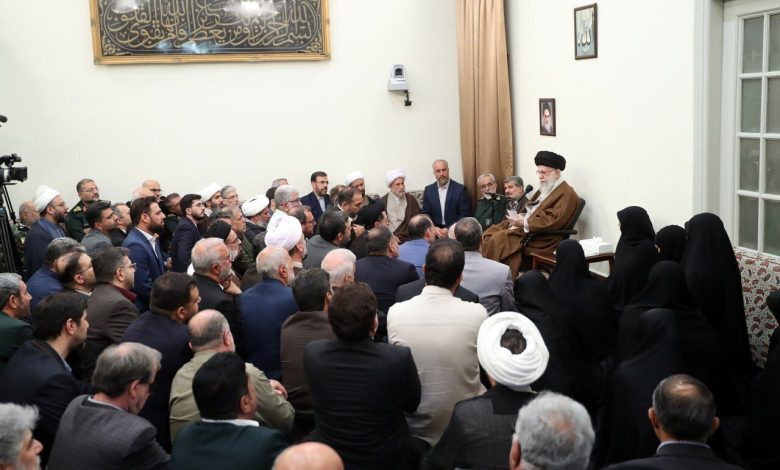 قائد الثورة الإسلامیة: لقد فشل الکیان الصهيوني، لكن الهزيمة الكبرى لحقت بالثقافة والحضارة الغربية